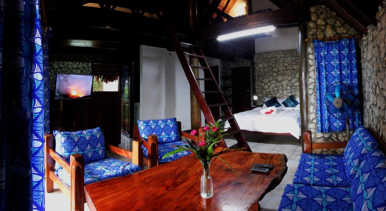 Treetops Boutique Hotel & Bungalows Port Vila Exterior photo